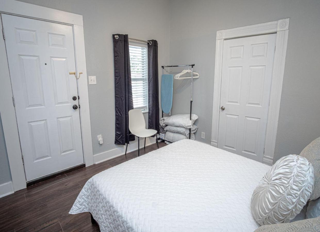 Remodeled Historic 1br 1ba House Near Downtown * San Antonio